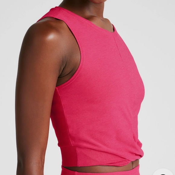 Beyond Yoga Pink Featherweight Center Stage Cropped Tank | Size Medium EUC - Picture 3 of 7